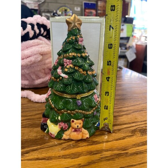Vintage Crown Christmas Tree Hinged Trinket Box With Bear & Ornaments‎ - Picture 16 of 16